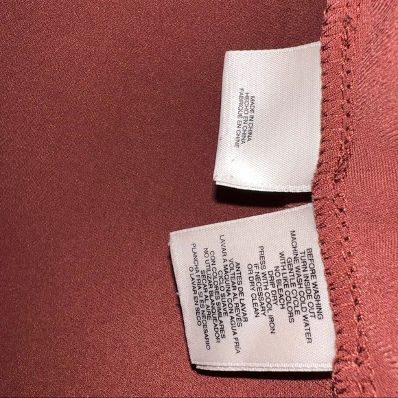 Anne Klein Rust Roll Tab Sleeve Blouse Size M Career Work Top - Picture 6 of 7